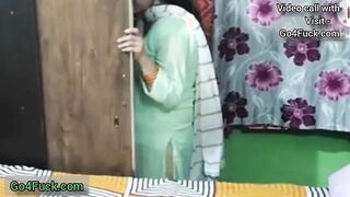 Smart Bhabhi Ko Ghar Me Akele Dekh Dewar Ne Chudai Kari