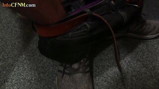 Inked CFNM goddess loving penis wanking session