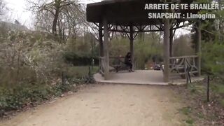 Nelly fait le performance devant un de ses fans