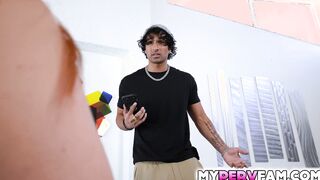 Stepbro slam his stepsister until he creampies her