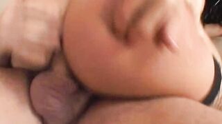 PORCHONTEXTES  Cette salope chaude qui me suce le cul me rend follement excitée