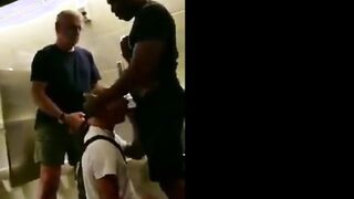 Hunk Gets Amateur Blowjob With Cum Tribute