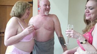 Curvy MILF Wild Creampie After Pussy Licking - AGEDLOVE