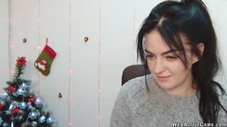 Amateur babe on webcam on Xmass Eve