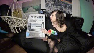 Asteria and crossed pleasures herself with VacuGlide