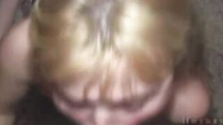 Deutscher Dreier mit tiefem Throat und Spermaschlucken zu Hause