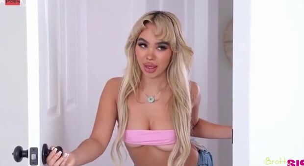 Apollo Banks has such a Bombshell stepsister into Luna Luxe. The worst part of that is that Luna knows Apollo