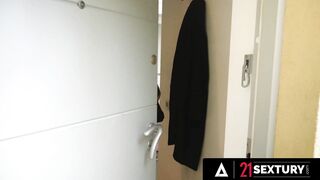 21 SEXTURY - 3 Crazy Hot Dyke 19 Yo Lick Each Other's Pussies And Assholes