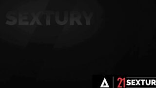 21 SEXTURY - 2 beauty Queens Lucy Heart And Alyssa Bounty Licks And Fucks Their Pussies And Asses