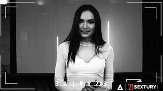 21 SEXTURY - Mary Rock, Nataly Gold And Rebecca Volpetti Had Sex Together During A Steamy Audition