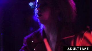 ADULT TIME - Dyke Bandmates Have ALL BIMBOS DYKE FUCKFEST WIth Lena Paul! SCISSORING CONTEST!