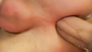 Twinks con Grandes Pollas en una Follada Amateur a Pelo
