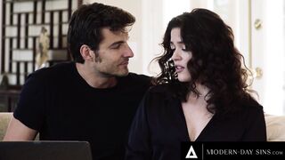 MODERN-DAY SINS - Busy Victoria Voxxx Submits To Creepy Pervert IT Bro To Have Her Laptop Fixed
