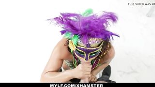 Celebrating Mardi Gras With Curvy Milf Carmela Clutch