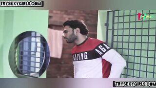 Pintu Dada Ne Kamwali bai Ki chudai Kari