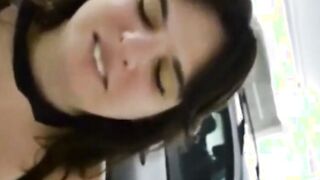 Mature française avale dans la cabine d'essayage