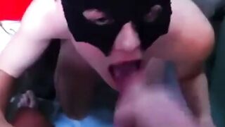 Deutsches Amateur-Mädchen Deepthroat Gesichtsbehandlung