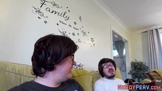 Yorkshire geeks jizzes inside long babes mouth