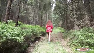 Inside der Oeffentlichkeit hart gefickt