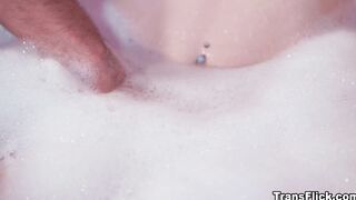 Tranny anal fucked in bath tub