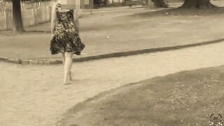 A voluptuous walk inside town