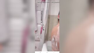 facecast young cougar hot tub tease