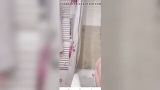 facecast young cougar hot tub tease