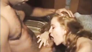 Loirinha gostosa do rabão fudendo com dois