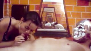 YANERIS CASTILLO PROSTITUTITA VENEZOLANA CHUPA AFANOSAMENTE PENE DE SU CLIENTE