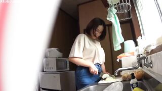 Kongaiseikō Deribarii Herusu Hitodzuma Megumi-san 29-sai