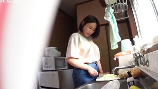 Kongaiseikō Deribarii Herusu Hitodzuma Megumi-san 29-sai