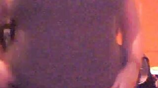 Amateur Girl Changes Clothes on Webcam