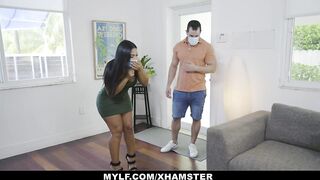 Bae Milf Agent Rose Monroe Will Do Anything To Seal