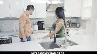 Bae Milf Agent Rose Monroe Will Do Anything To Seal