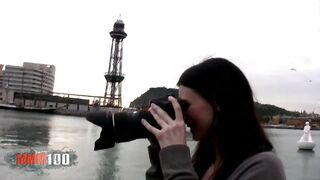 College Girl into Bcn is looking for cash