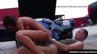 The vehicle crashed in the drilled bimbos under pretext