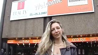 Deutsches Amateur-Pärchen auf dem Weg zur Messe
