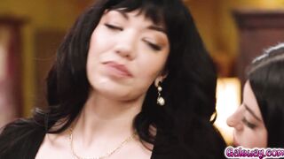 Gal lures Puck to have sex