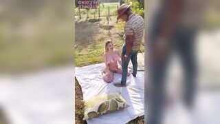 Loirinha gostosa do rabão fudendo com o negão dotado