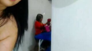 Latina MILF Masturbates on Webcam