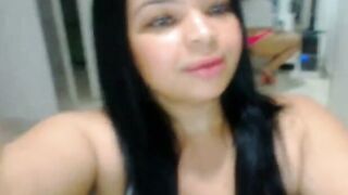 Latina MILF Masturbates on Webcam