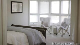 Super hot TS Emma Rose satisfies the tasty cunt of blonde Rachael Cavalli