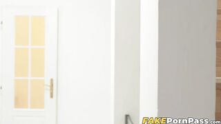 Hot MILF Jarushka Ross and sexy babe Nini Nightmare share a big dick