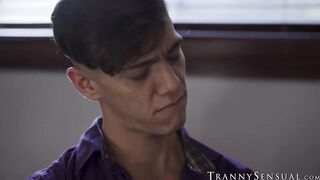 I witnessed how TS babe Ariel Demure enjoys penetrating Maya Woulfe
