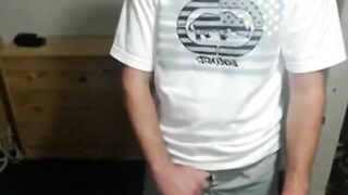 Nerdy Twink Cums on Cam