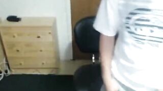 Nerdy Twink Cums on Cam