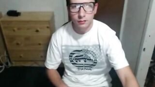 Nerdy Twink Cums on Cam