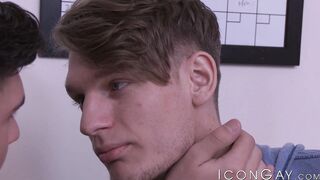Tempting roommates Justin Dean and Zack Grayson have anal sex in their room