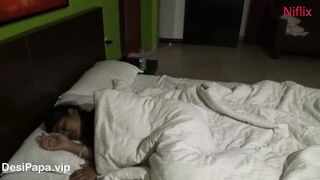 Indian Travellers Fucking An Innocent Girl In Hotel In FFM Threesome