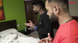 Indian Travellers Fucking An Innocent Girl In Hotel In FFM Threesome